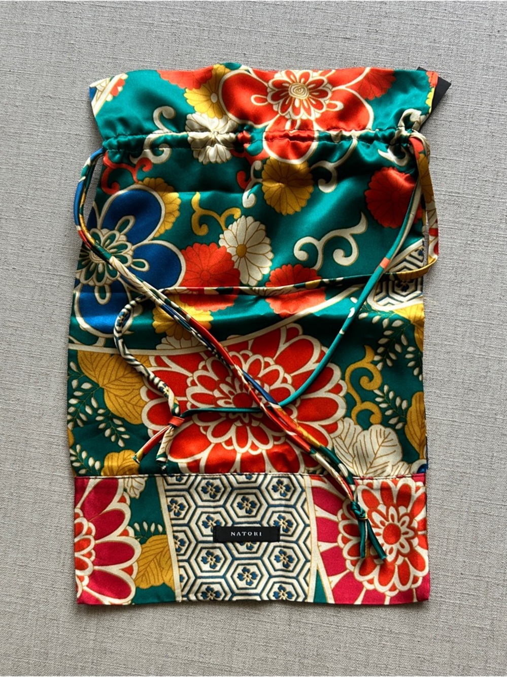 Brand New Natori Silk Asian Pattern Drawstring Dust Bag